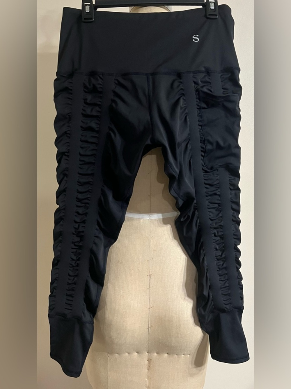 Black Ruched Performance Leggings - Brand S